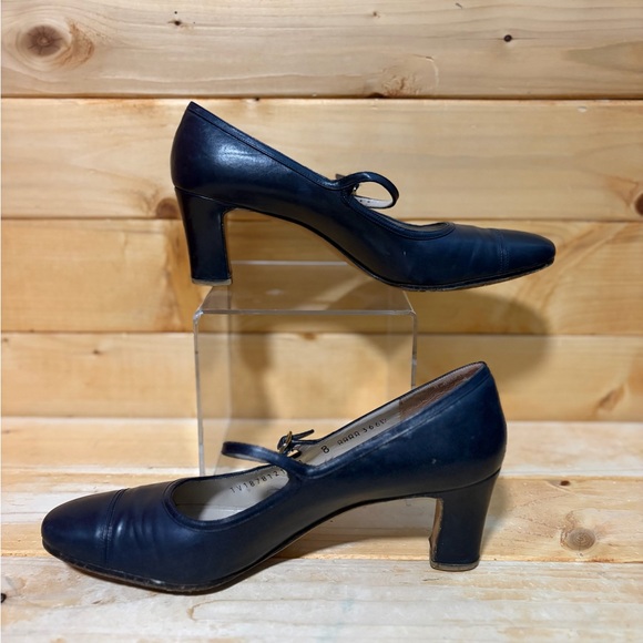 Vintage Salvatore Ferragamo Navy Blue smooth Leather Mary Jane Pump Heels - W 8 - Picture 3 of 9